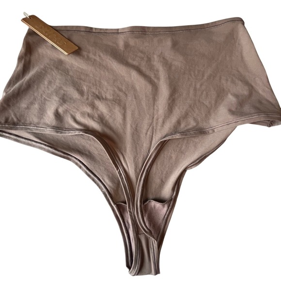 SKIMS Fits Everybody High Waisted Thong Panty Seamless Comfort Lingerie XL - Picture 2 of 8